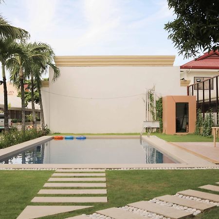 Hotel RedDoorz Premium @ Wireless Mandaue Cebu Zewnętrze zdjęcie