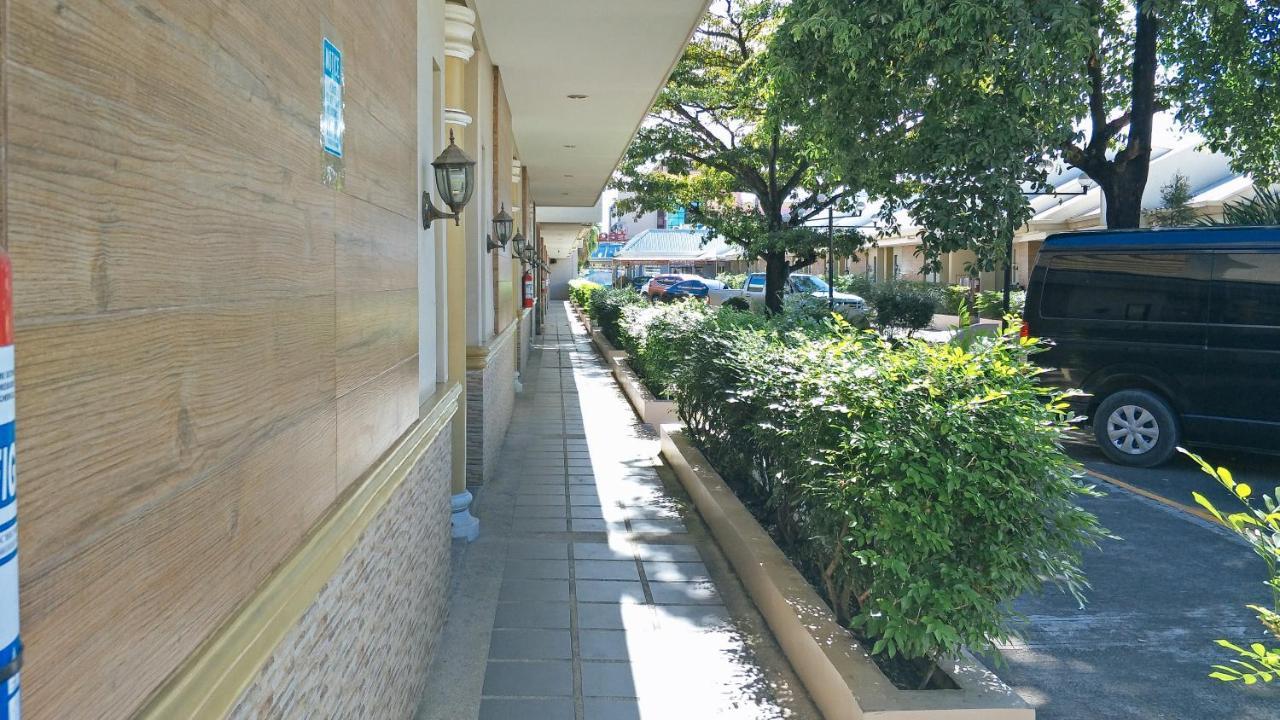 Hotel RedDoorz Premium @ Wireless Mandaue Cebu Zewnętrze zdjęcie
