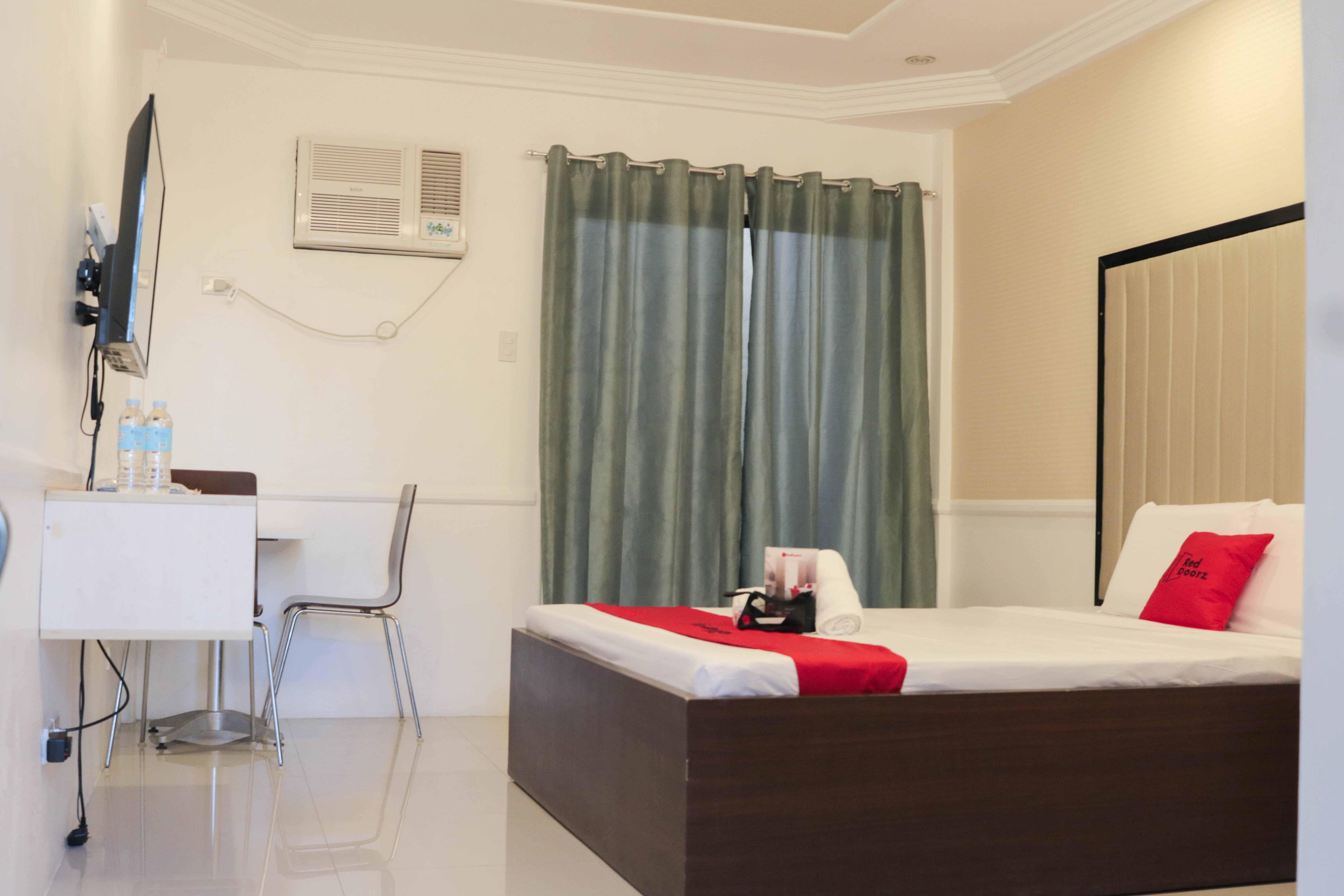 Hotel RedDoorz Premium @ Wireless Mandaue Cebu Zewnętrze zdjęcie